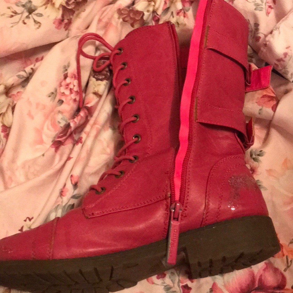 Hot pink winter boots! 7.5